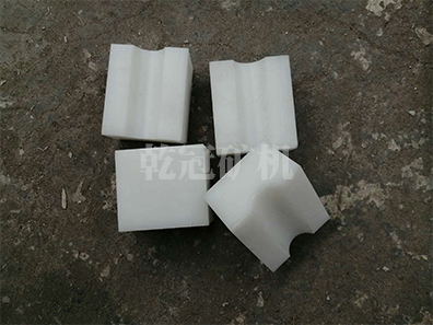 簡(jiǎn)述MC尼龍制作天輪襯塊有哪些優(yōu)點(diǎn)？